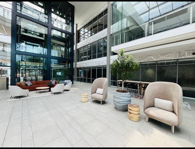 1,700M² OFFICE TO LET IN WATERFALL